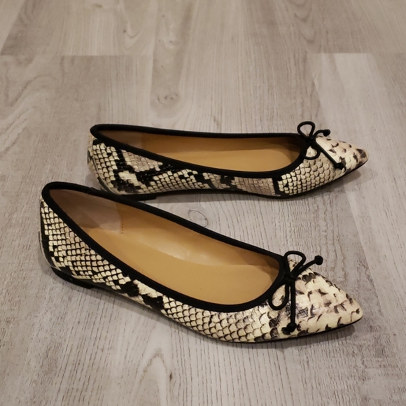 Banana Republic Shoes - Banana Republic Snakeskin Leather Flats